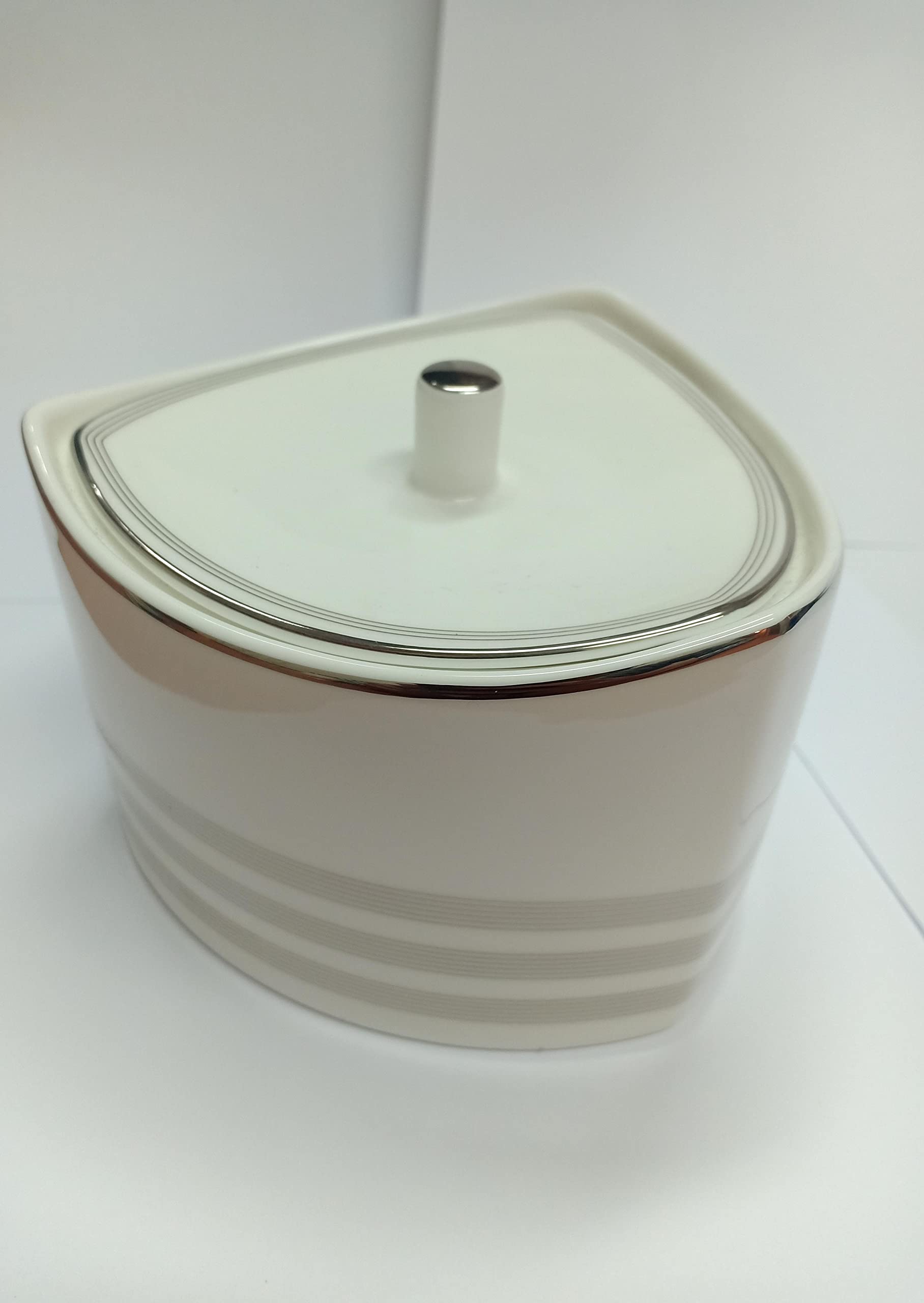 Royal Porcelain Sugar Bowl with Lid 0.30 L Elegant Design