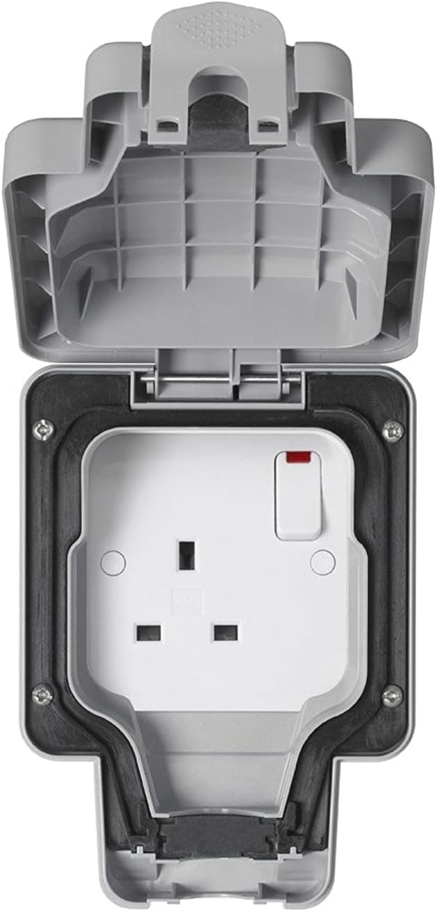 Masterseal Plus 13A Switched Socket